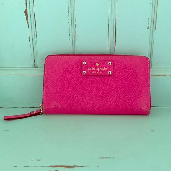 Kate Spade Handbags - Kate Spade Wallet 💗